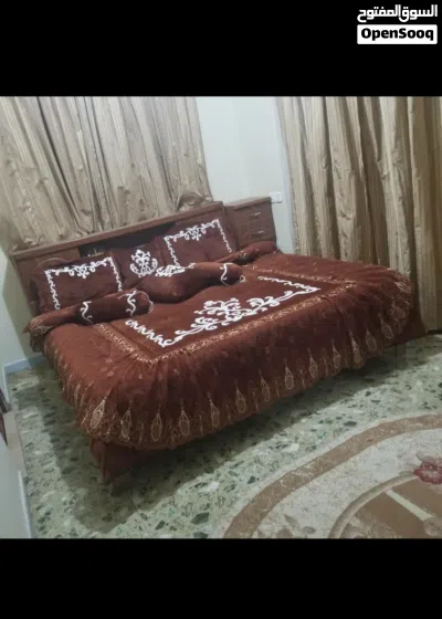 يوجد لدينا شقة مفروشه لايجار جوله الثقافة المثلث الذهبي غرفة نوم مجلس عربي مجلس كنب صاله ثلاثه حماما 3
