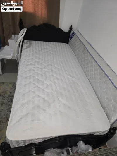 Single bed for one person with mattress سرير مفرد لشخص واحد مع المرتبة 4