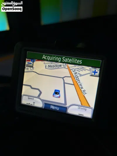 جهاز ملاحة سيارات Garmin nüvi مع شاحن Traffic Receiver الأصلي 4