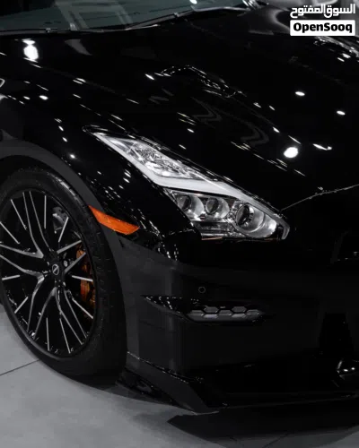 نيسان GT-R Standard 3