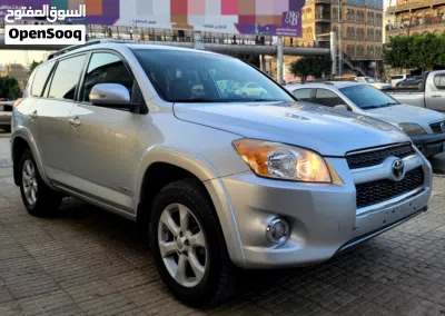 Toyota RAV 4 Limited 3