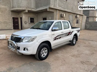 Toyota Hilux Standard 4
