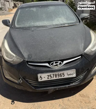 Hyundai Elantra Standard 2