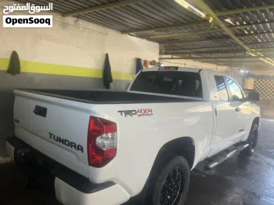 Toyota Tundra SR5 4