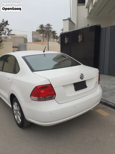 فولكسفاغن بولو Standard 2