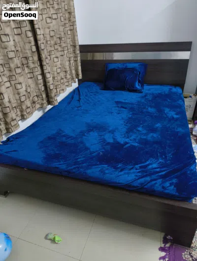 Queen size bed with mattress 2