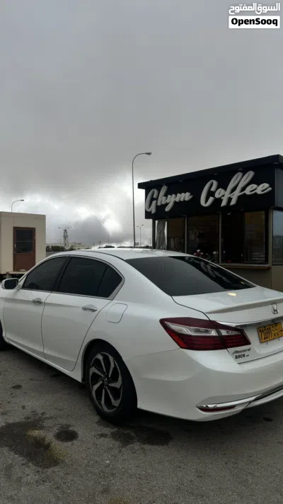 هوندا اكورد DX 3