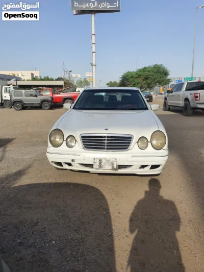 Mercedes Benz E-Class E 200 2