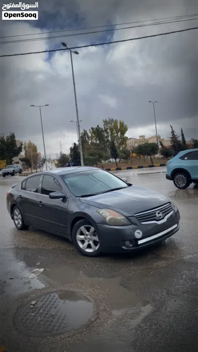 Nissan Altima Standard 4