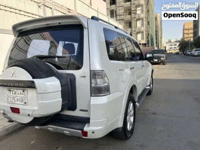 Mitsubishi Pajero GLS 3