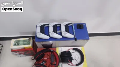 جهاز ps5 fat بحاله جيده كامل ملحقات من يدات و ups و العاب والعلبه مالته و كل الوايرات 2