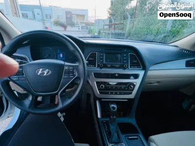 Hyundai Sonata SE 4