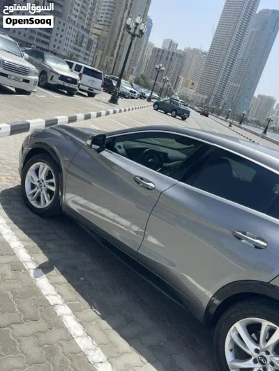 إنفينيتي QX30 Pure 2