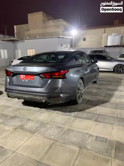 نيسان التيما SR 4