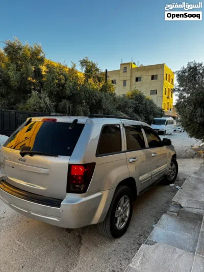 Jeep Grand Cherokee Laredo 2
