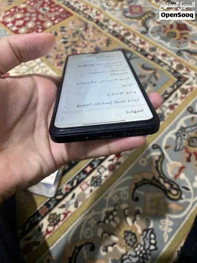 سلام عليكم ردمي 14c تلفون ربي يبارك ستعمال خفيف عيبه مكصر خلفيه فقط ربي يبارك في رزاق لجميع 2