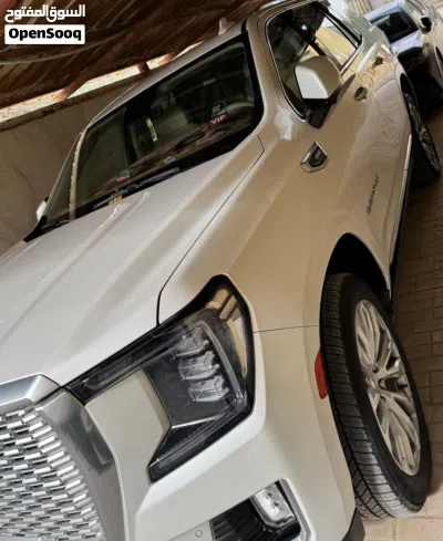 Chevrolet Tahoe Premier 3