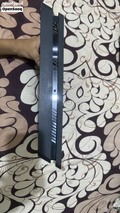 سوني 4 سليم مهكر وسعر عرطه في عدن وتوصيل جميع المحافظات Sony 4 slim playstaion 4 2