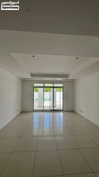 Townhouse for rent in Al Mouj 2