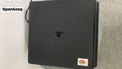 عندي ps4 سلم مع كامل اغراضه للبيع استعمال خفيف جدا للبيع ب 150 2