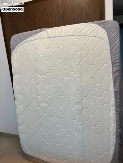 Bed 140 cm + mattress 4