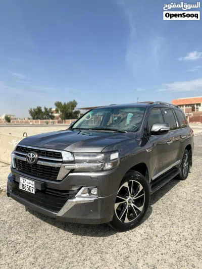 Toyota Land Cruiser GXR 3