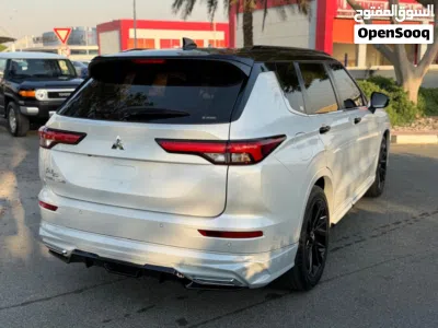 Mitsubishi Outlander GLX 2