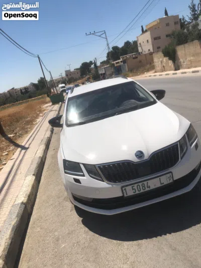 سكودا اوكتافيا Standard 2