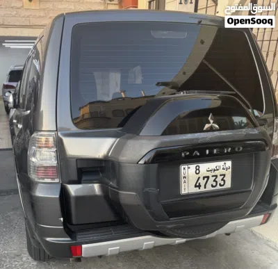 Mitsubishi Pajero GLS 4