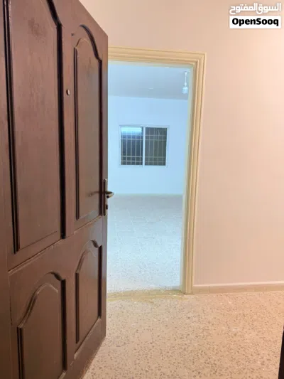 ش للايجار قرب مؤسسه العسكريه زبده 2