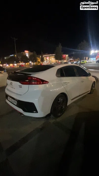 Hyundai Ioniq Standard 2