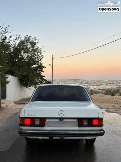 Mercedes Benz E-Class E 200 3
