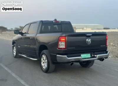 دودج رام Laramie 4