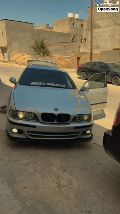 بي ام دبليو الفئة 5 525 4