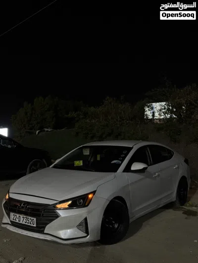 Hyundai Elantra Sport 4