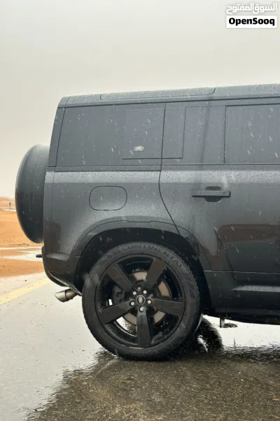 Land Rover Defender 110 First Edition 3