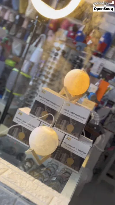 3D Moon Lamp Humidifier & Diffuser (Brand New) - مصباح ومرطب القمر 3