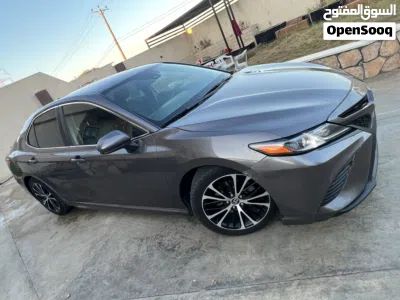 Toyota Camry SE 2