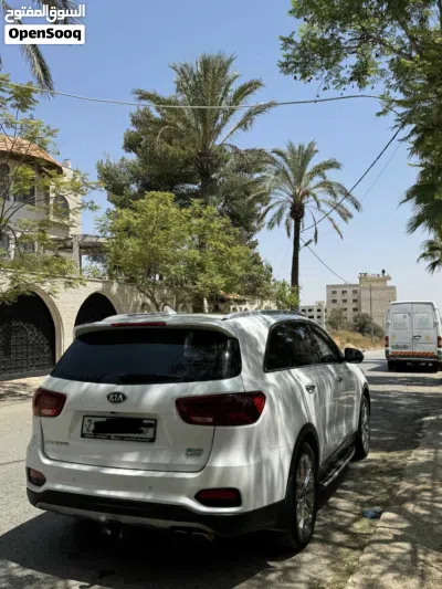 كيا سورينتو Standard 3