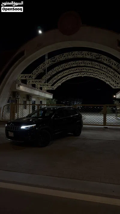 جيب شيروكى Latitude LUX 3