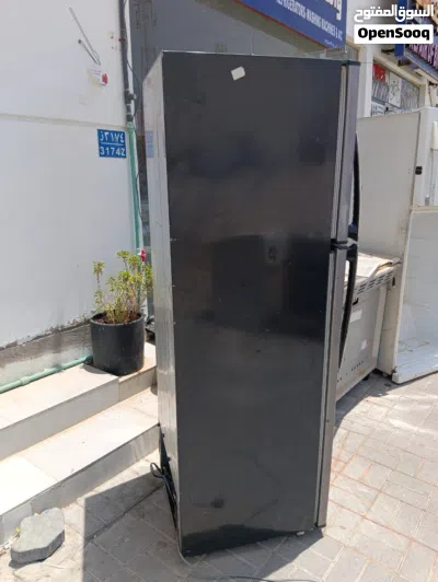 ثلاجه متوسطة الحجم شبه جديده نظيفه وممتازه جدا(Elekta)قابل للتفاوض 4