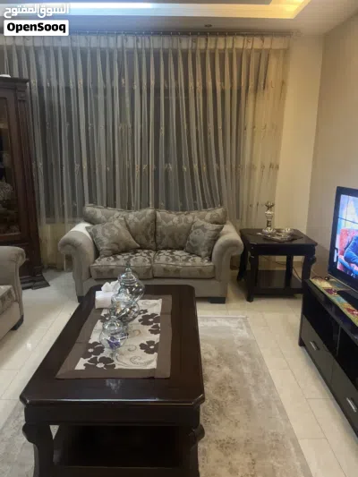 طقم كنب بحالة ممتازه للبيع 2