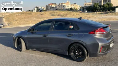Hyundai Ioniq Standard 4