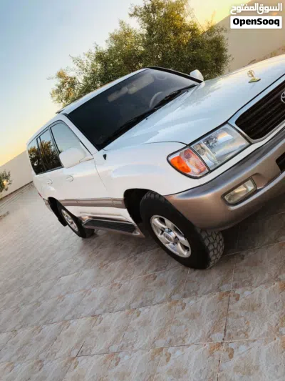 Toyota Land Cruiser VXR 2