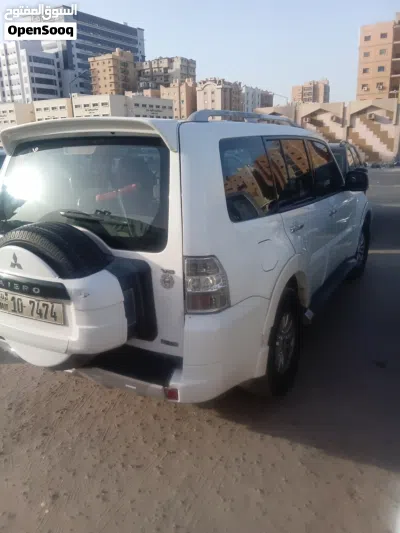 Mitsubishi Pajero GLS 2