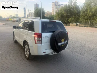 Suzuki Grand Vitara DLX 4
