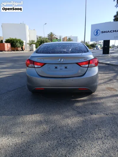 Hyundai Avante Limited 4