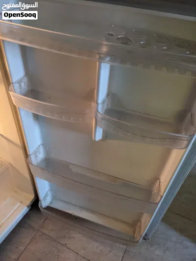 ثلاجة بحالة ممتازة للبيع في سحاب 2