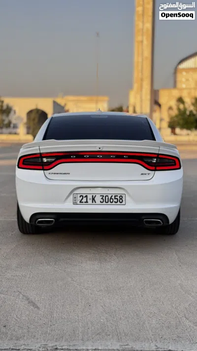 Dodge Charger SXT 4