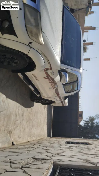 تويوتا هيلوكس GLX 3